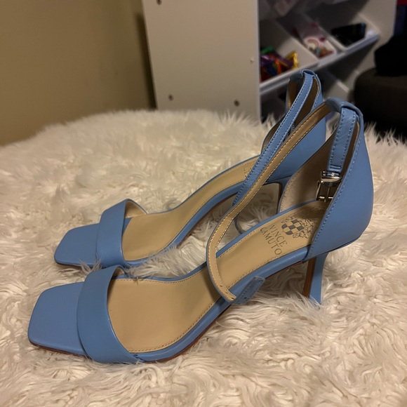 Vince Cumoto // Sz 8 // EUC - Picture 4 of 4